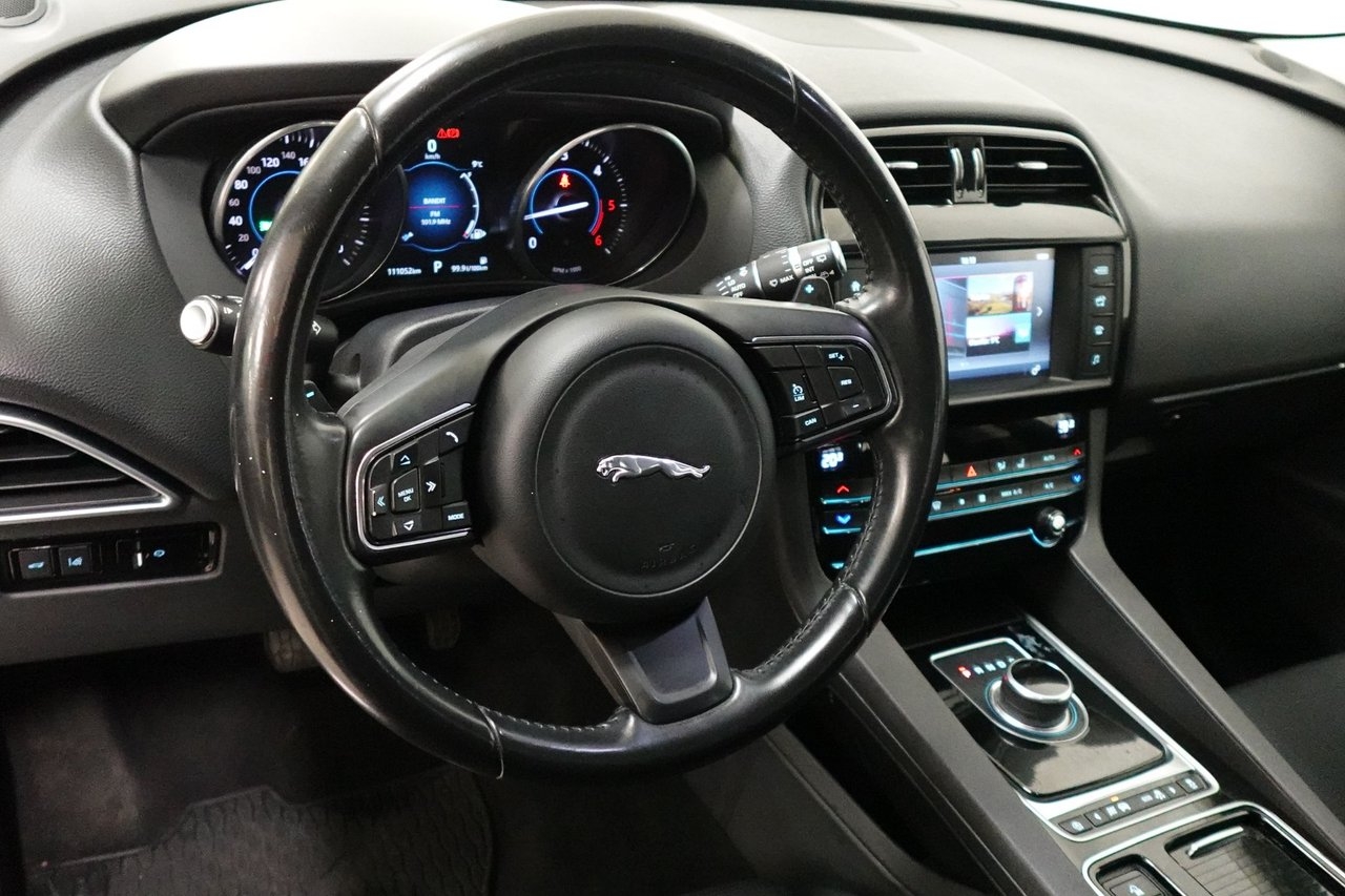 Jaguar F-Pace 20d AWD 2018, bild 6/17