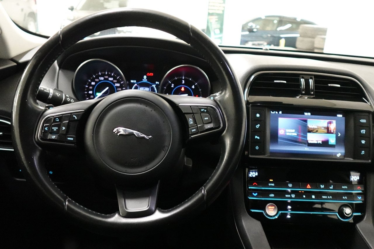 Jaguar F-Pace 20d AWD 2018, bild 7/17