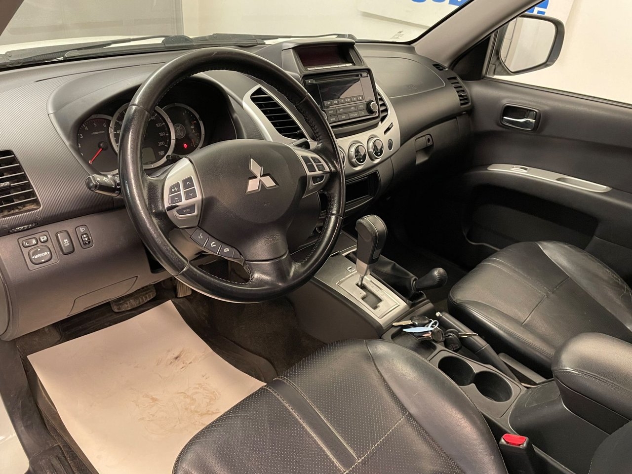Mitsubishi L200 DH 2.5 DI-D 4x4 Automat 2015, bild 3/10