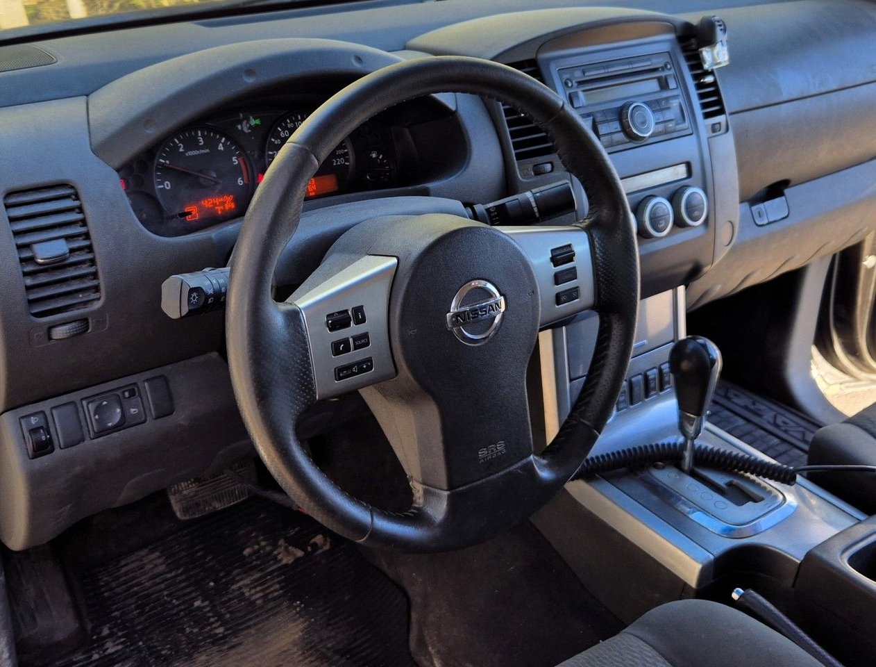 Nissan Navara D-cab 2.5 dCi 4x4 PLOGBIL 2012, bild 3/10