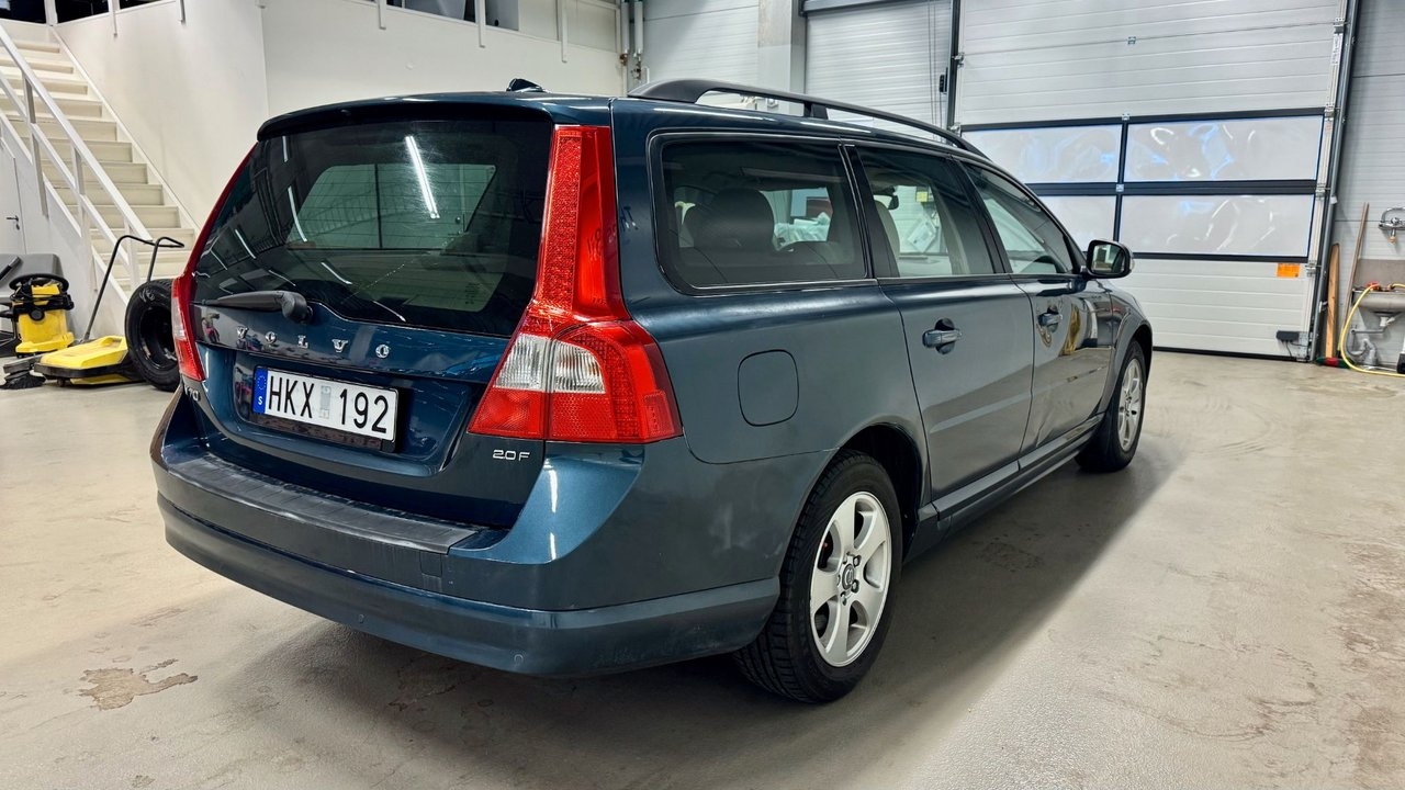 Volvo V70 2,0F 145 Momentum / RTI 2008, bild 3/7