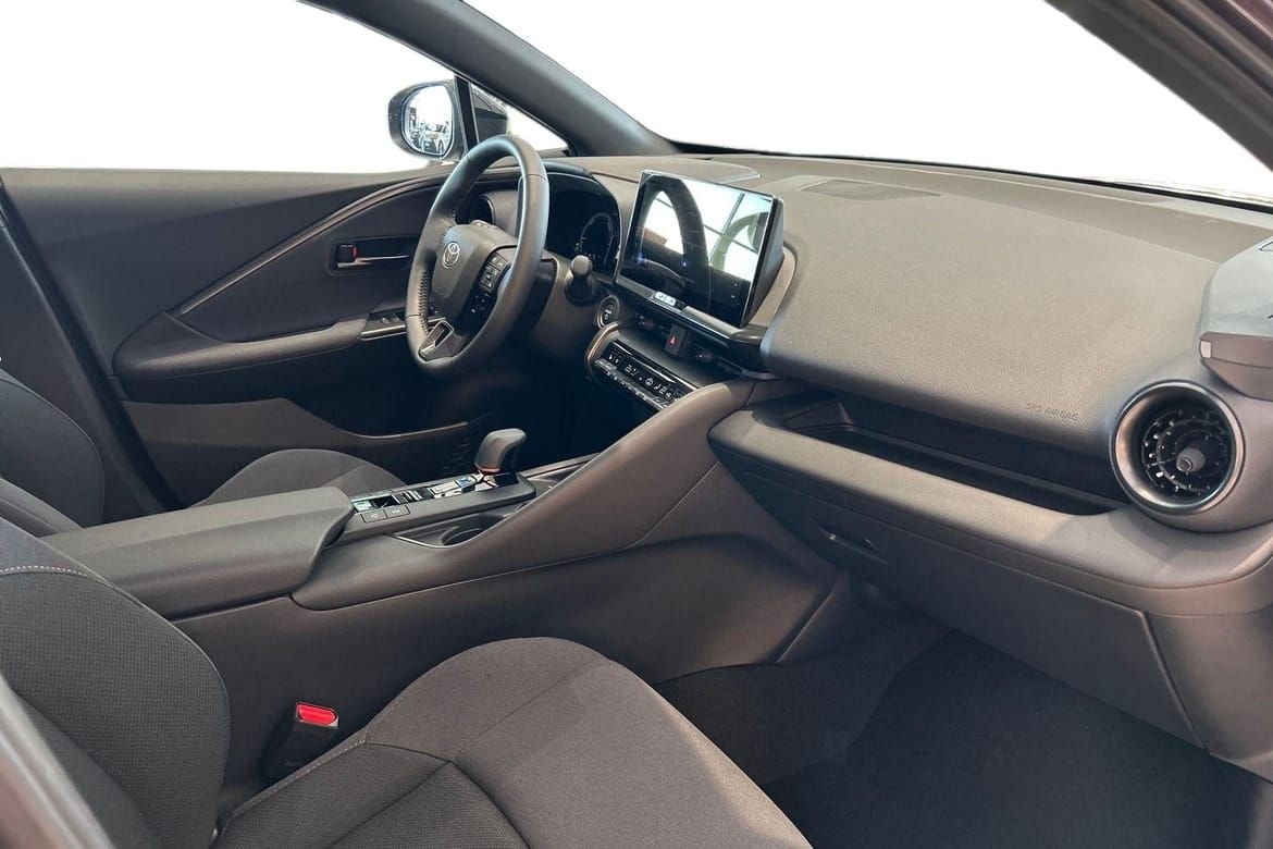 Toyota C-HR 2025, bild 7/10