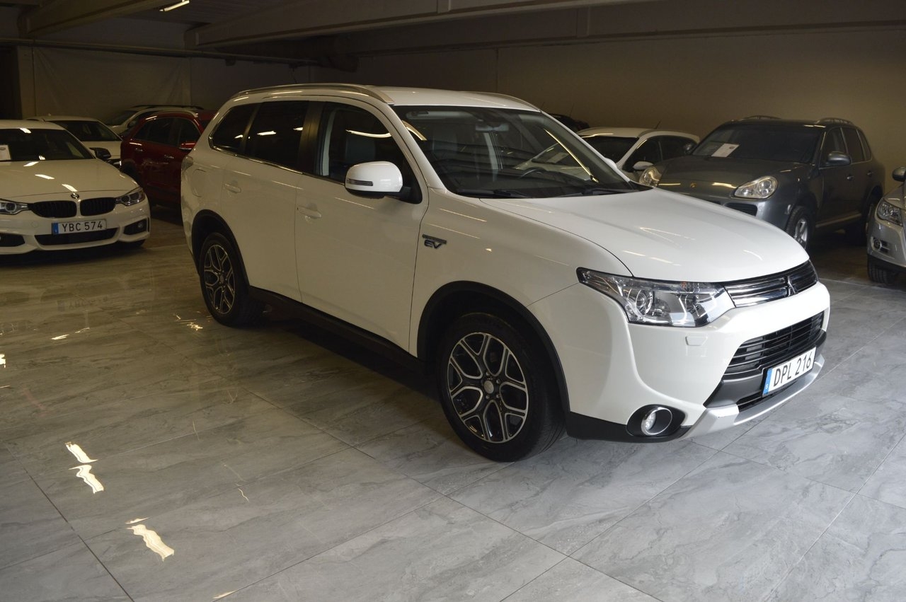 Mitsubishi Outlander 2016, kuva 2/10