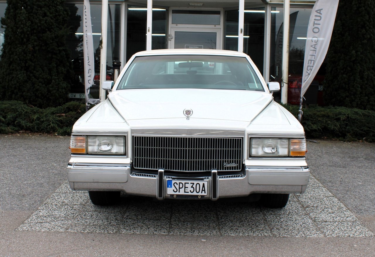 Cadillac Brougham