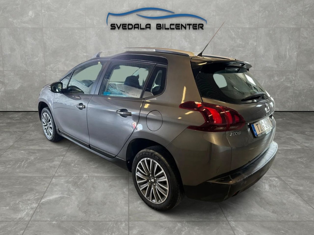 Peugeot 2008 1.2 VTi Euro 6 2017, photo 4/10