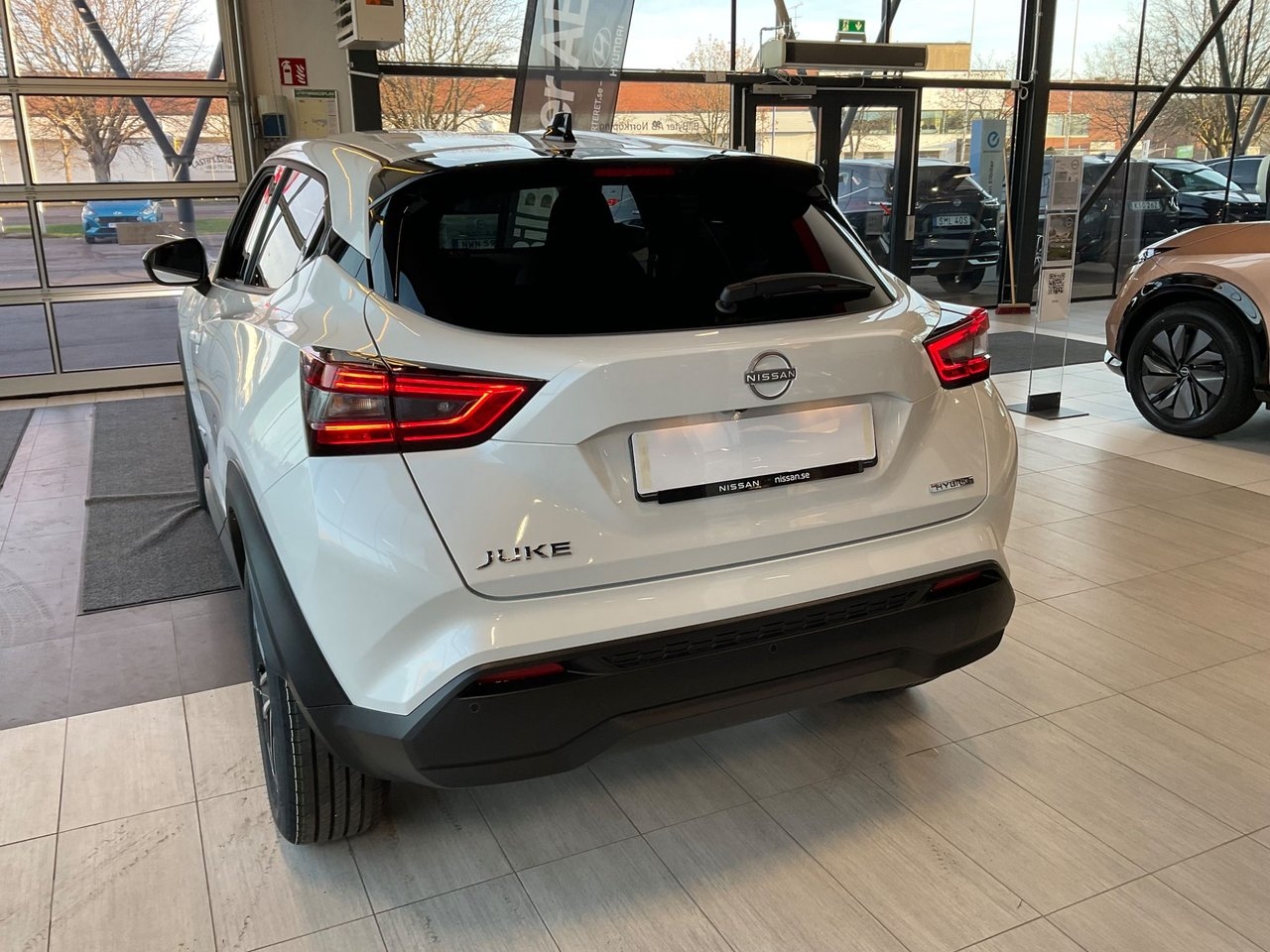 Nissan Juke Hybrid 143HK N-CONNECTA NAV 2025, photo 4/10