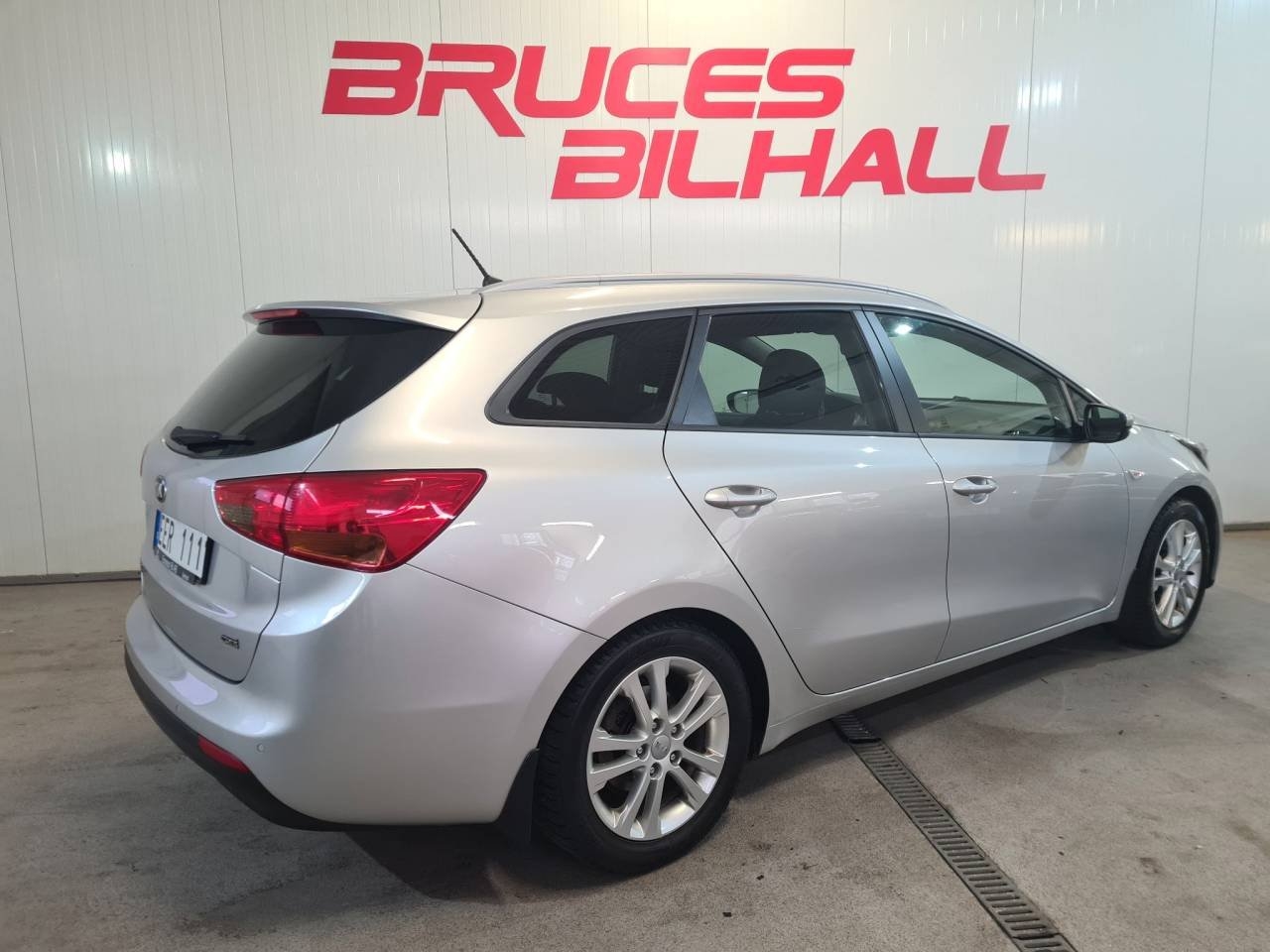 Kia Ceed _sw , 1.4 CRDi 90hk 2014, kuva 7/14