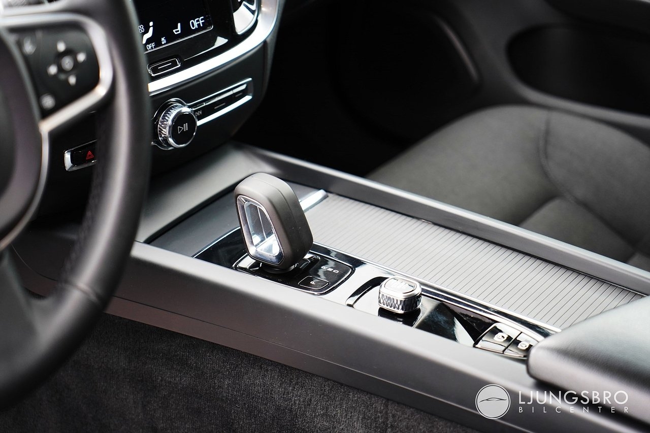Volvo V60 B4 Momentum 197 hk 2022, bild 6/15