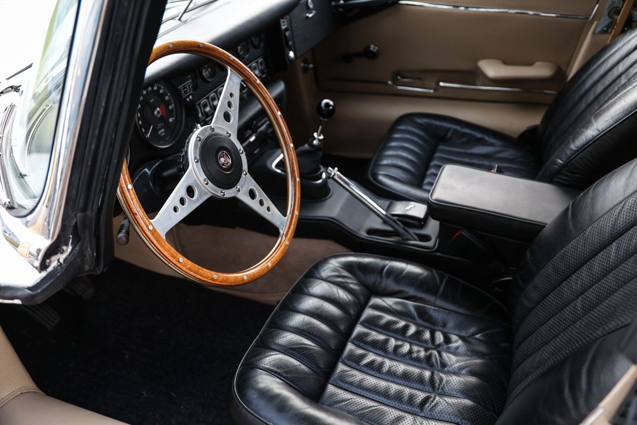 Jaguar E-Type 4.2 Roadster 1969, photo 7/13