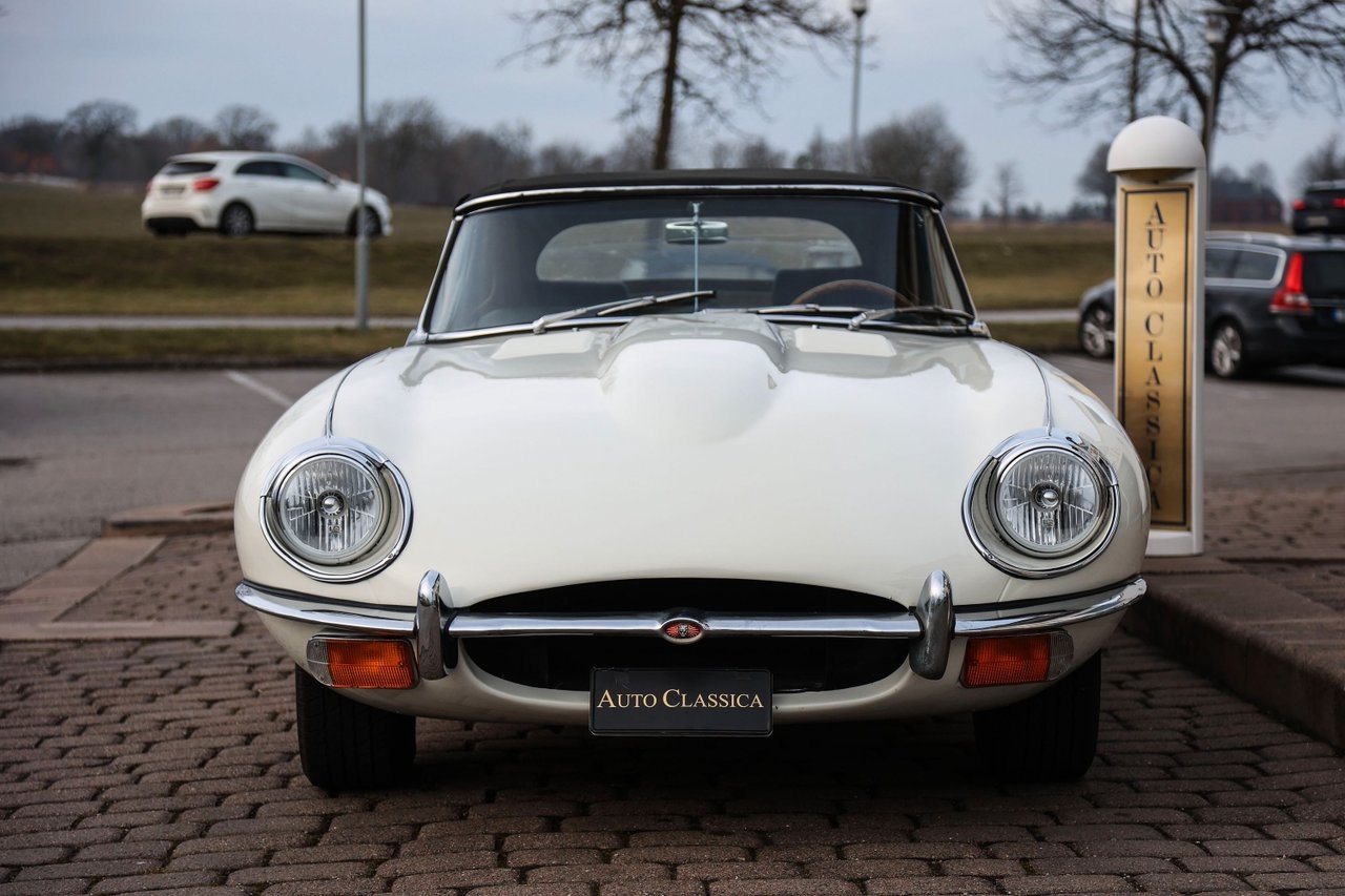 Jaguar E-Type 4.2 Roadster 1969, photo 3/13