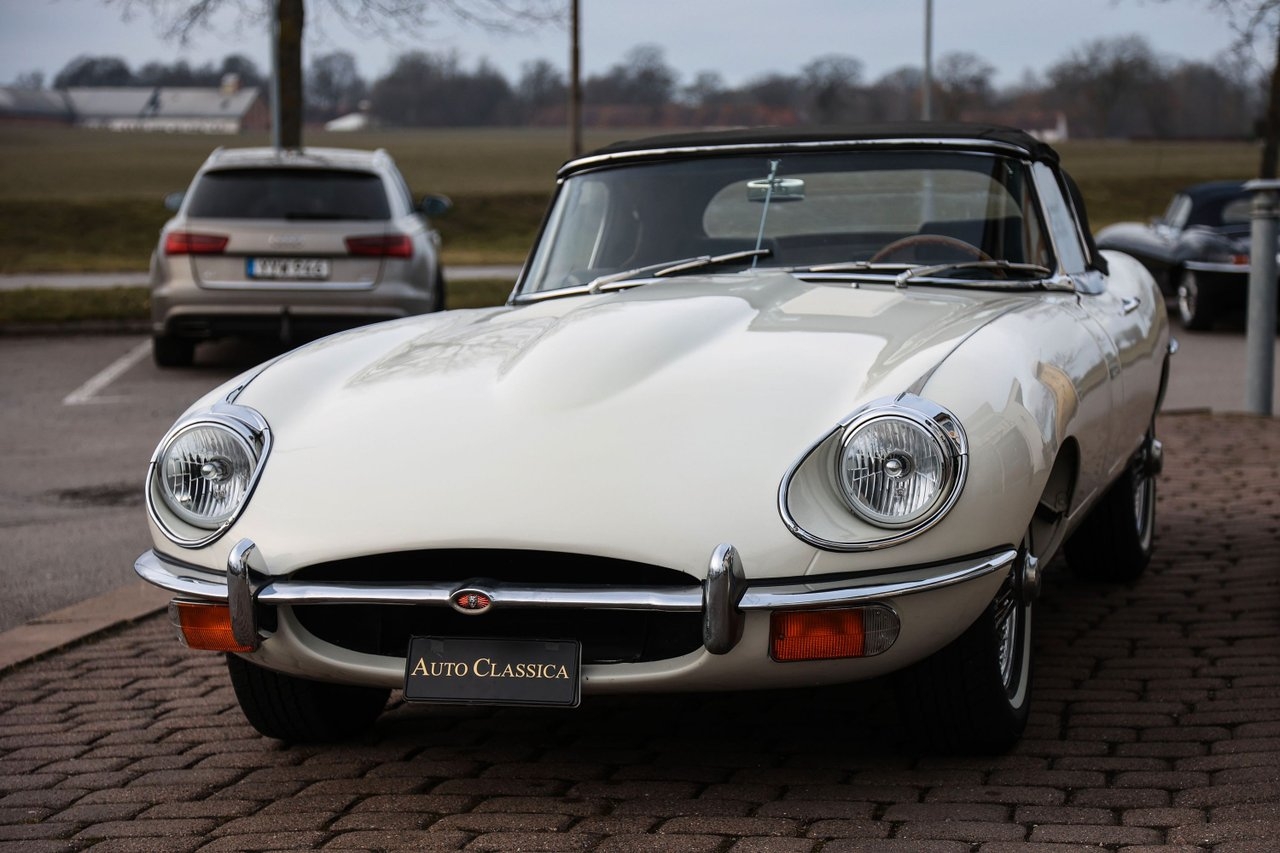 Jaguar E-Type 4.2 Roadster 1969, photo 4/13