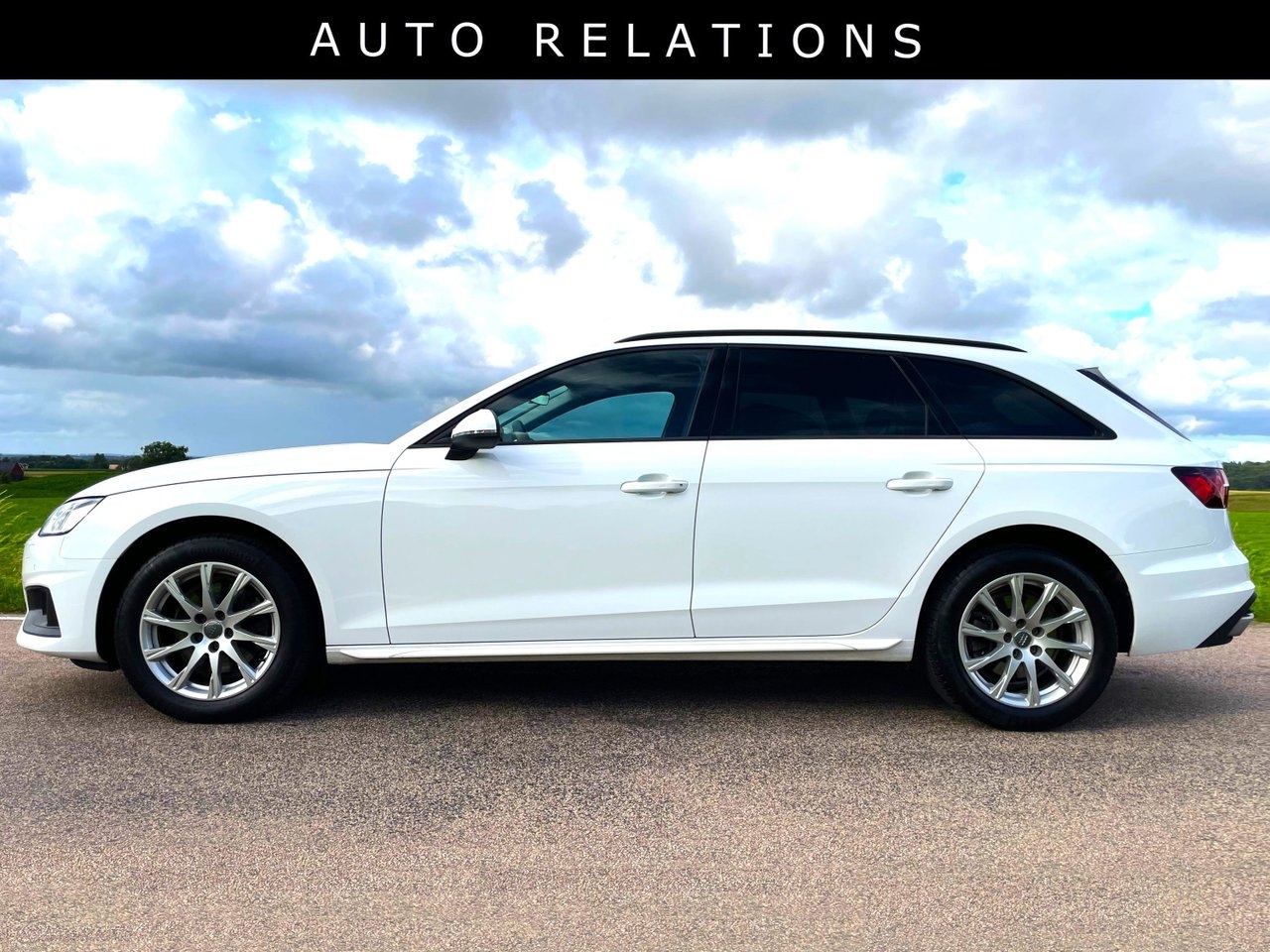 Audi A4 2020, photo 4/5