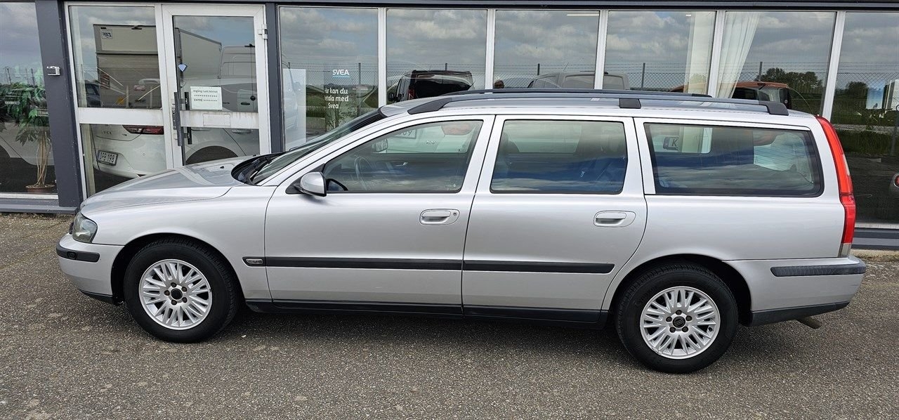 Volvo V70 2.4 Automatisk, 170hk Business 2004, bild 2/10