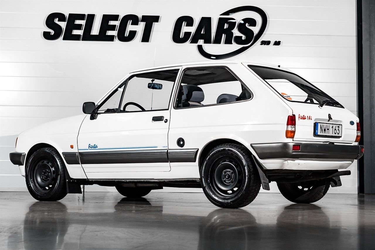 Ford Fiesta 1.4 i Manuell, 71hk 1988, bild 5/26