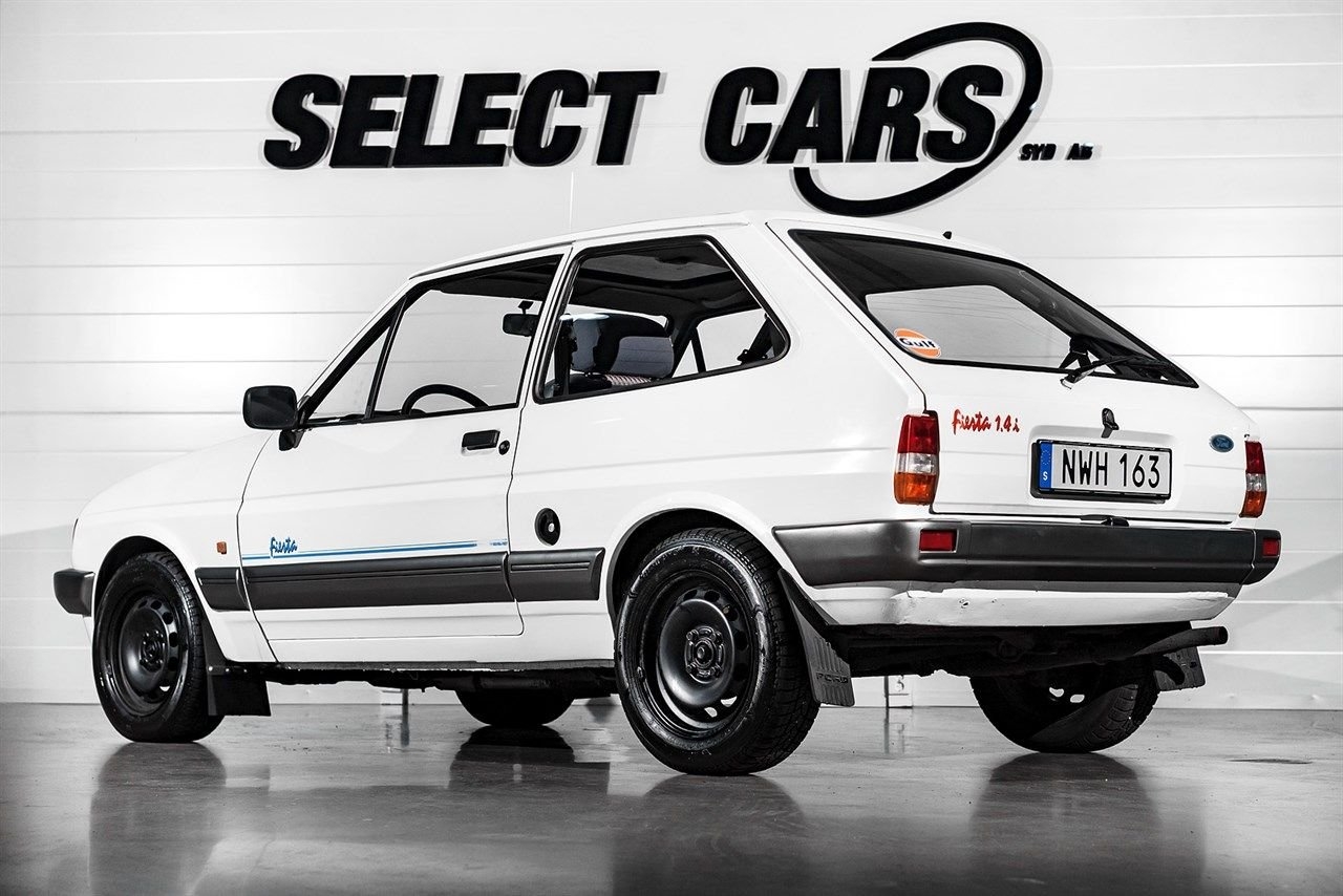 Ford Fiesta 1.4 i Manuell, 71hk 1988, bild 4/26