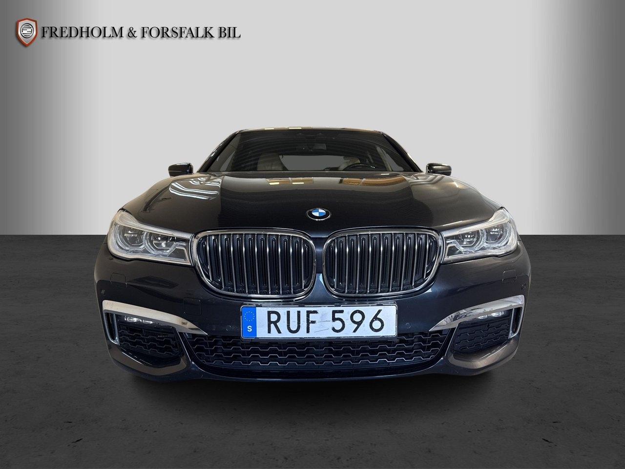 BMW 750 2017, bild 7/10