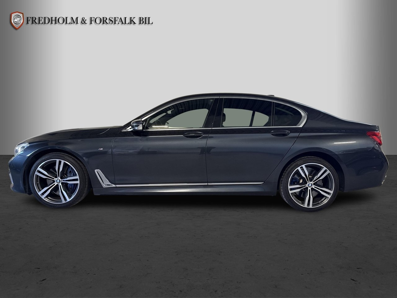 BMW 750 2017, bild 2/10