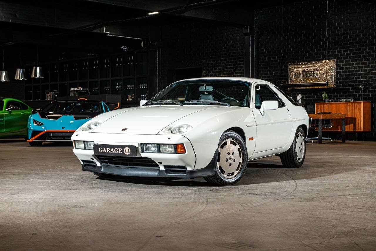 Porsche 928