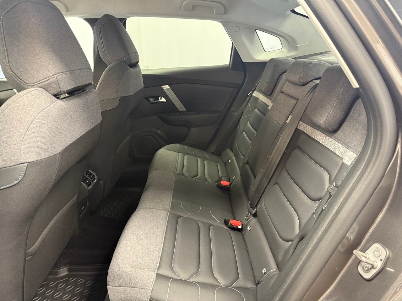 Citroen C4 X 2023, bild 8/8