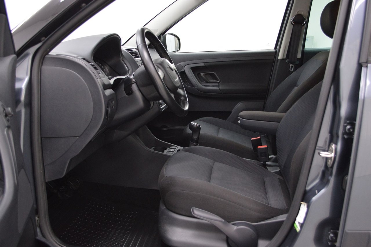 Skoda Fabia 2011, bild 7/10
