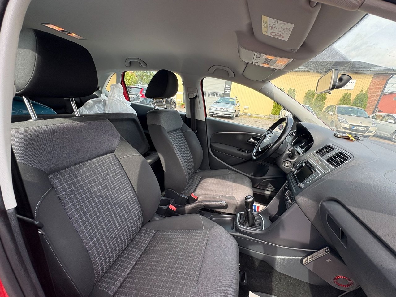 Volkswagen Polo 2016, bild 6/6