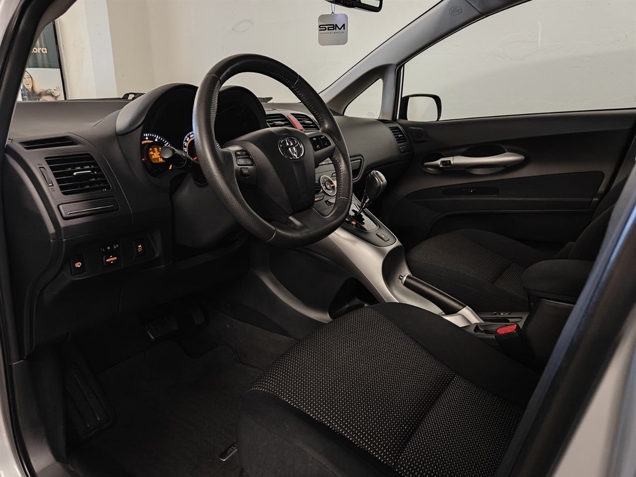 Toyota Auris 2011, bild 3/10