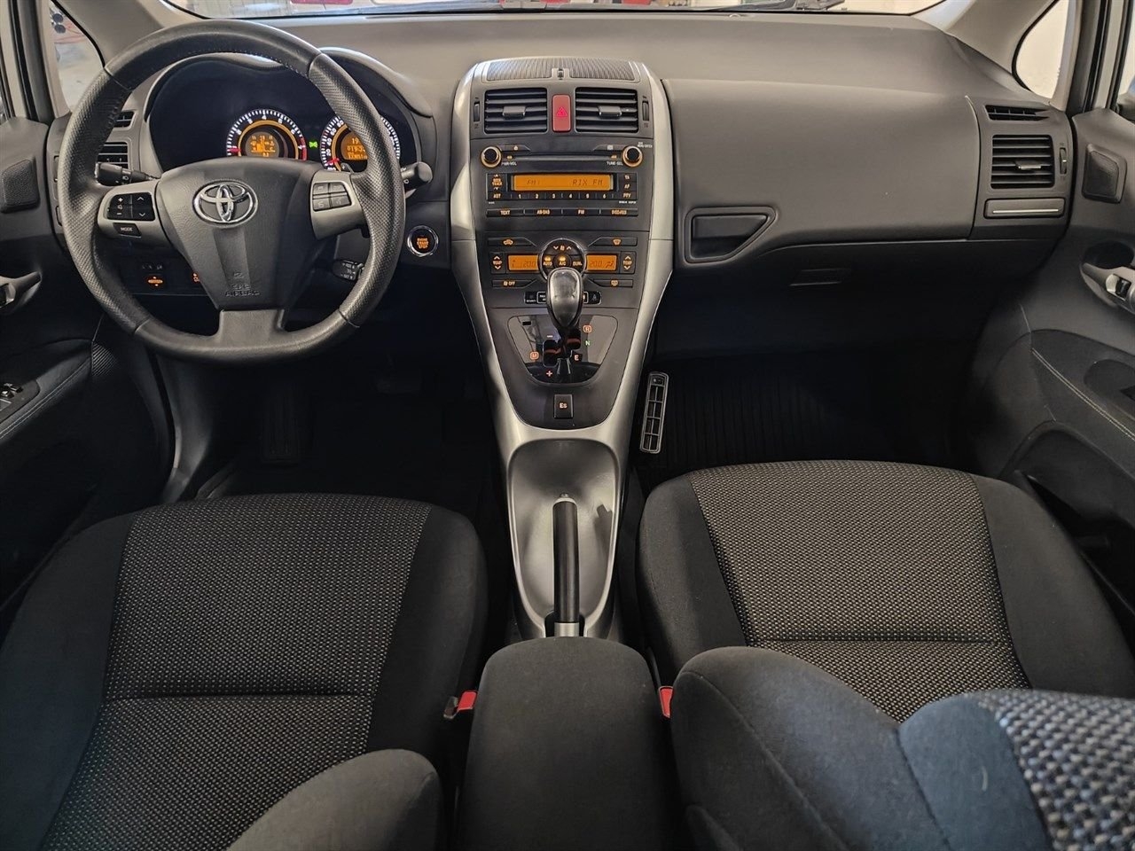 Toyota Auris 2011, bild 7/10