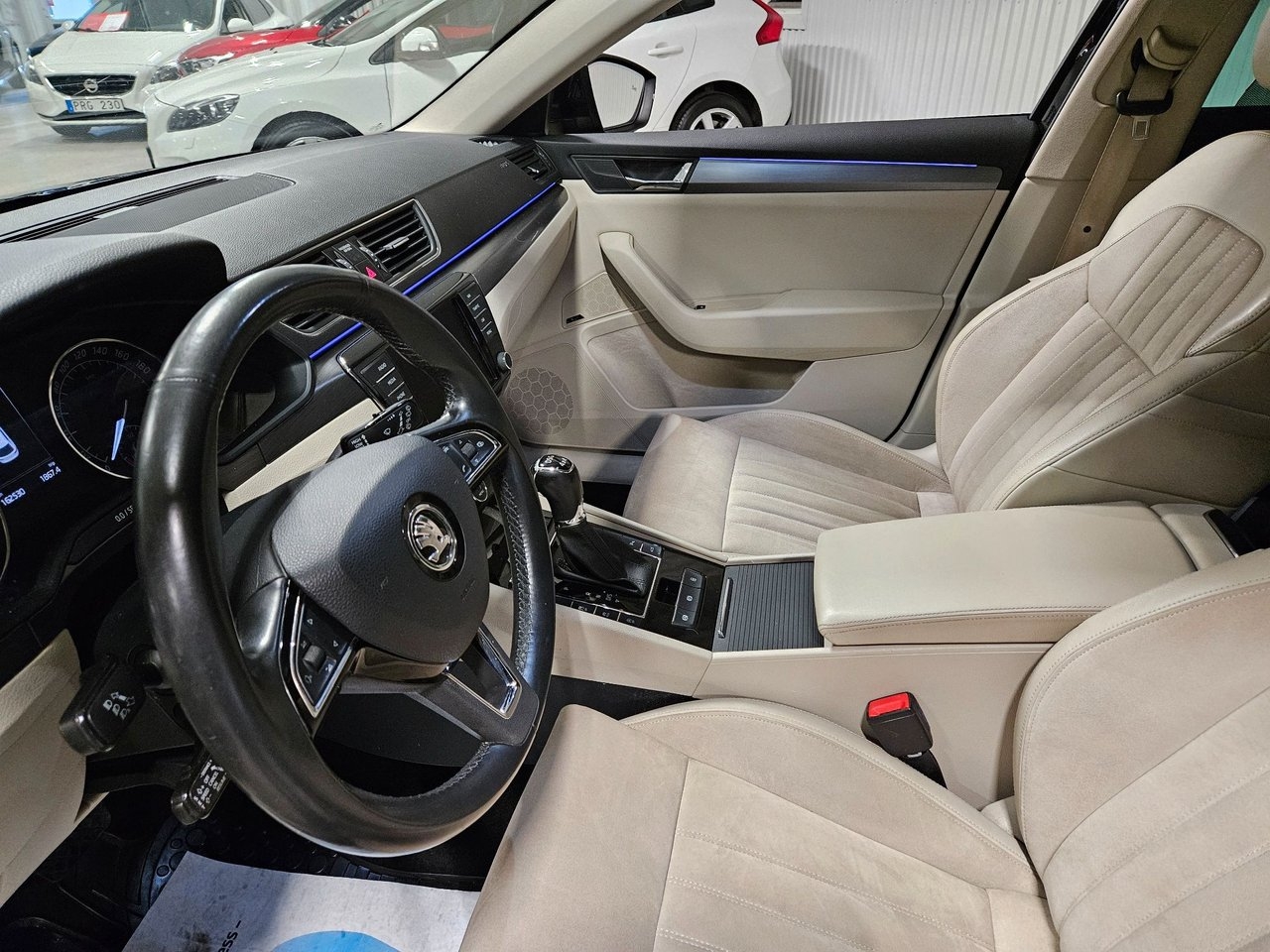 Skoda Superb 2017, bild 5/10