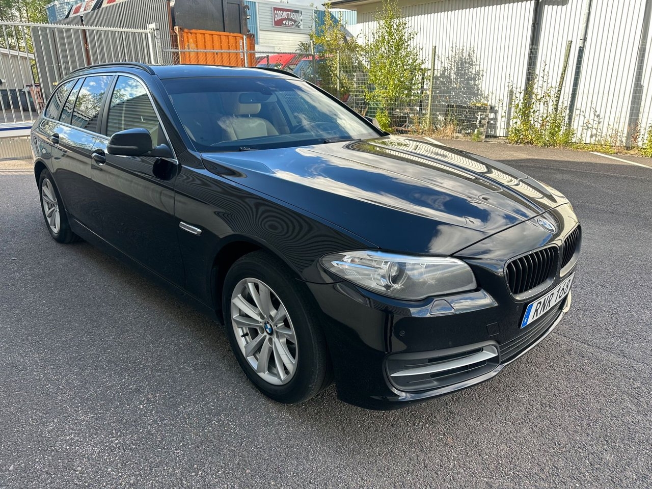 BMW 520 2014, photo 2/8