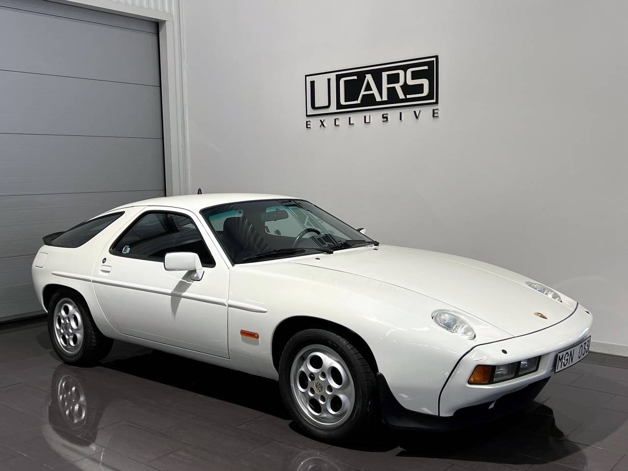 Porsche 928
