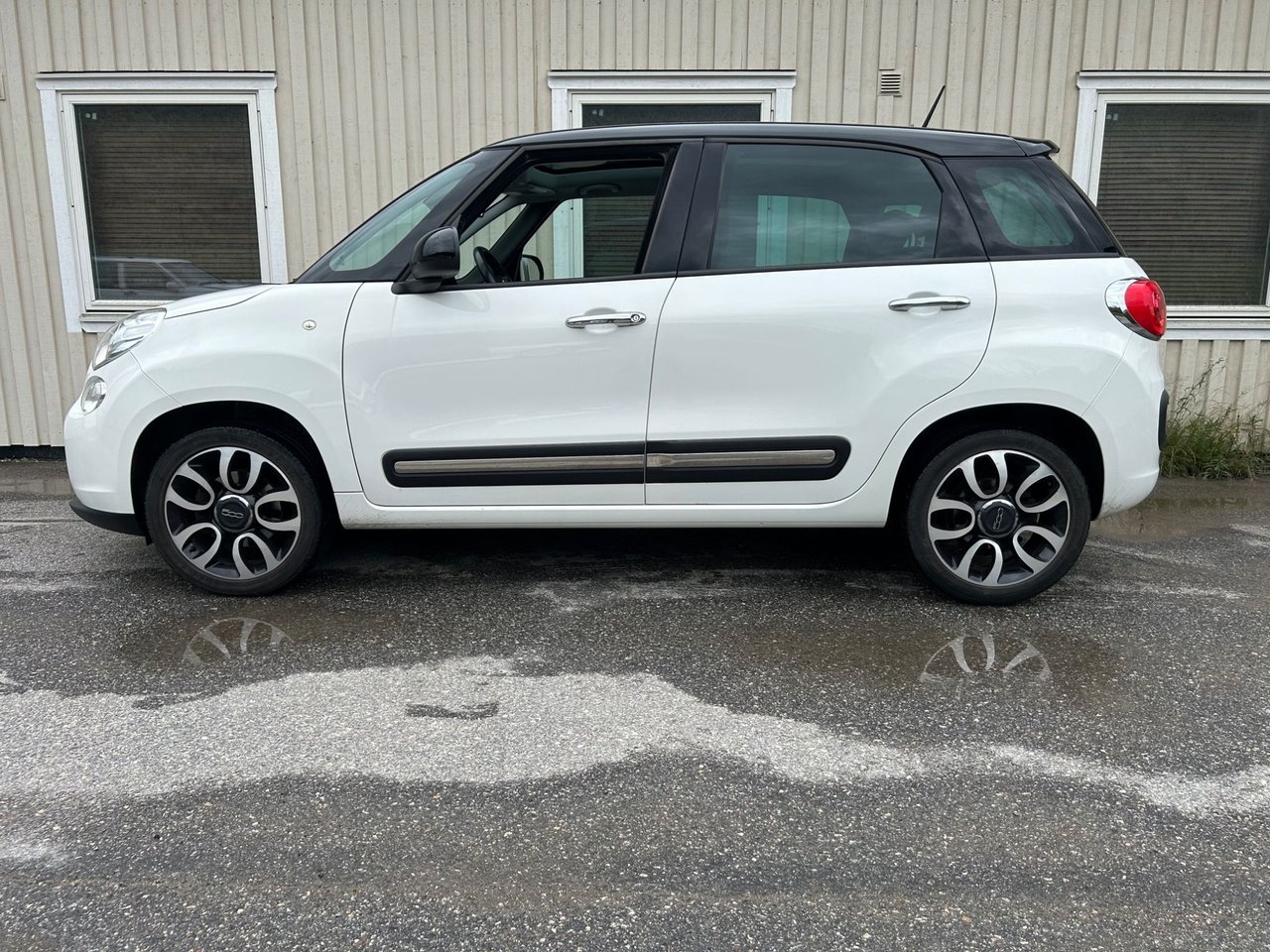 Fiat 500L TwinAir Turbo 105Hk Lounge 2016, bild 2/18