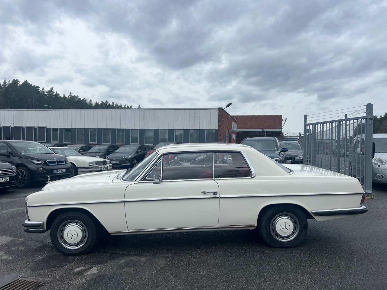 Mercedes-Benz C 250 Coupe 130hk 1969, bild 3/13