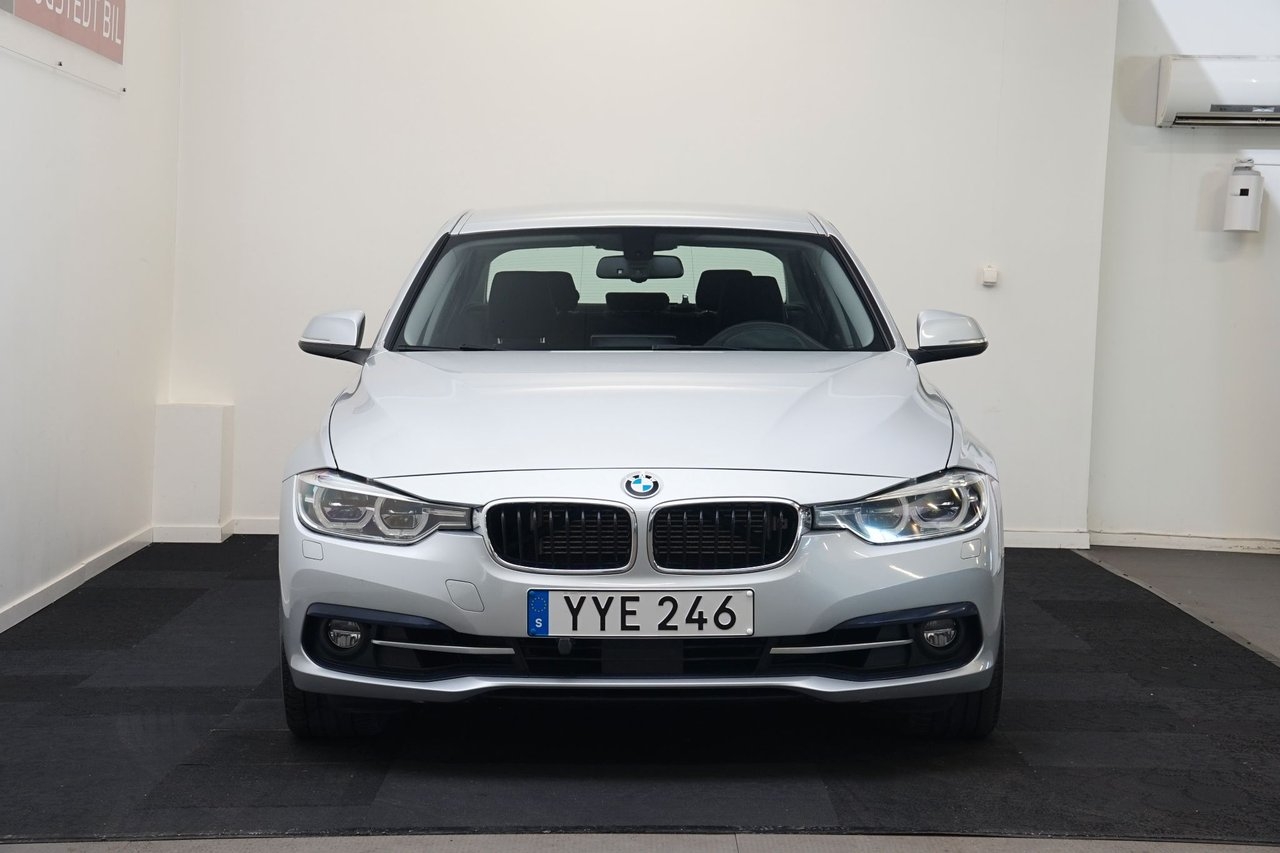 BMW 330 e Sedan Sport line 252hk 2018, bild 2/10