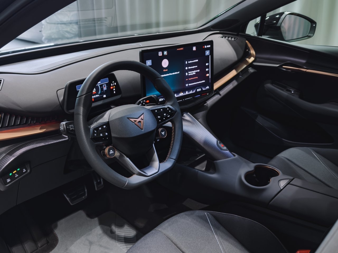 Cupra Tavascan 2025, bild 4/6