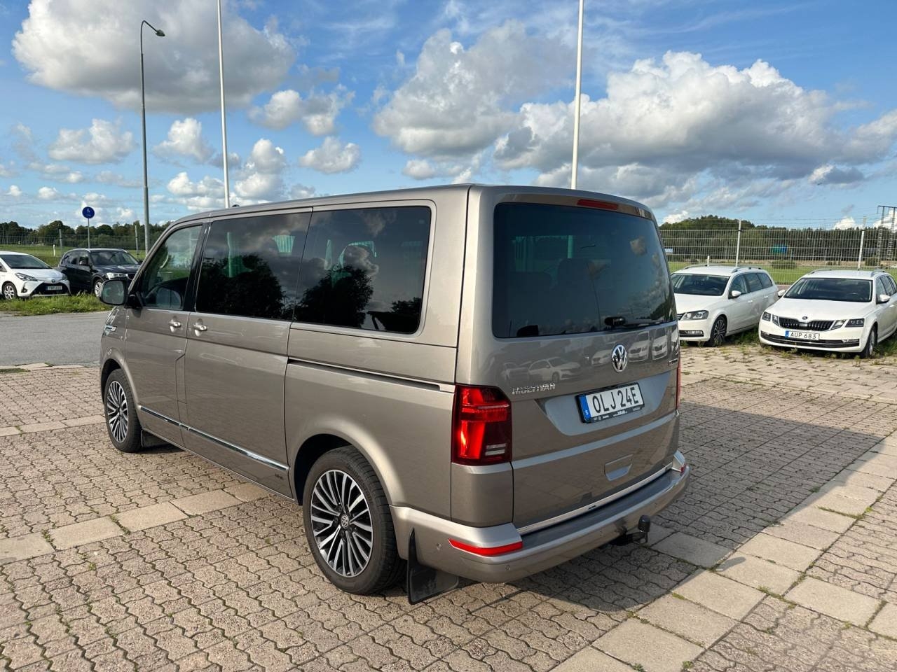 Volkswagen Multivan 2021, bild 2/10