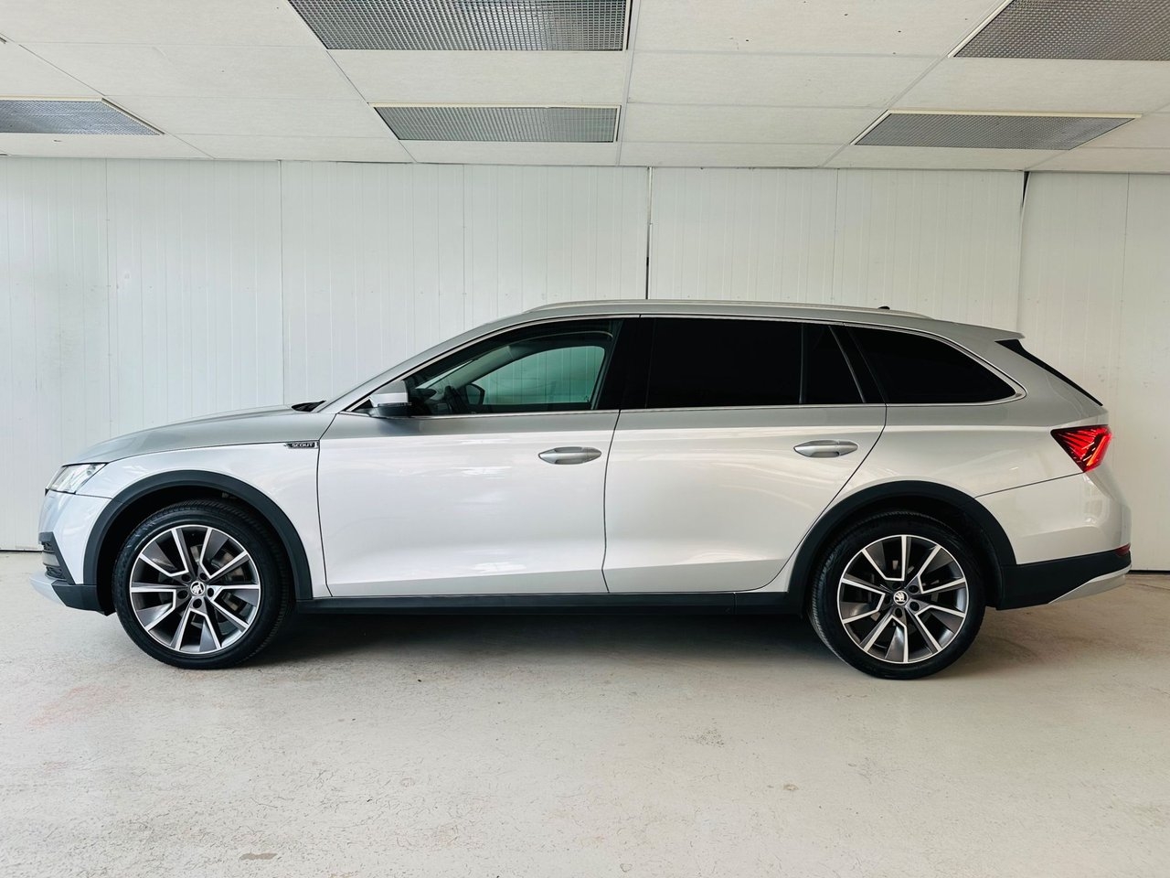 Skoda Octavia 2022, kuva 2/10