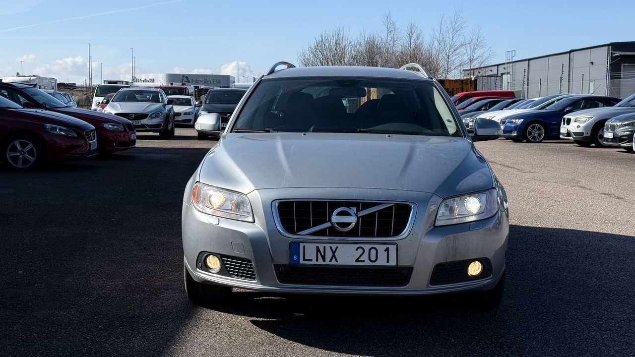 Volvo V70 2.5 FT Automat Summum 2011, photo 2/10