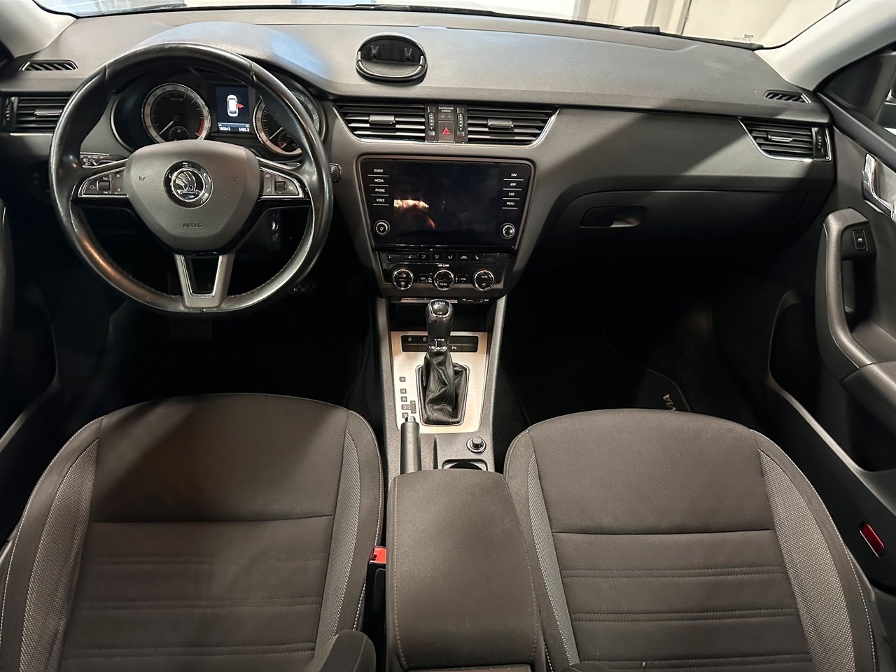 Skoda Octavia Kombi 2.0 TDI Ambition 2018, bild 7/21