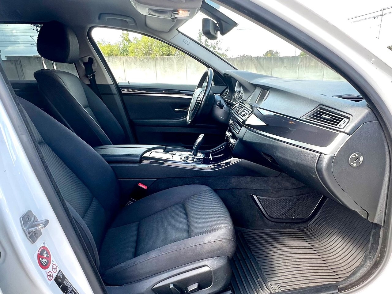 BMW 520 2016, photo 8/8