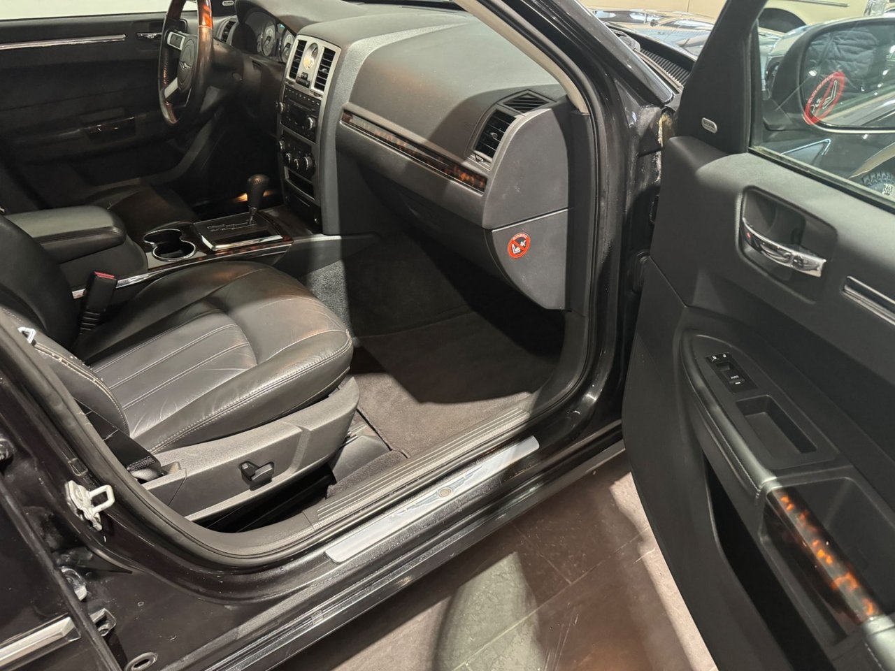 Chrysler 300C 2008, bild 7/10