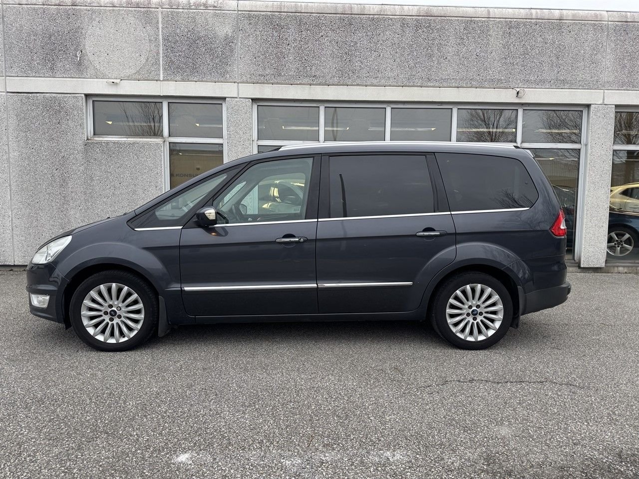 Ford Galaxy 2010, photo 4/10