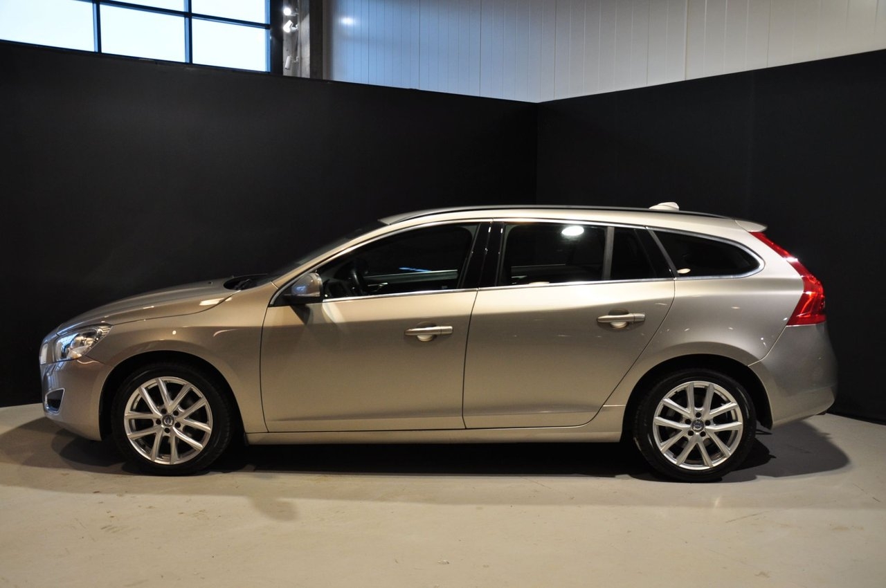 Volvo V60 D2 Momentum Euro 5 2013, bild 5/19