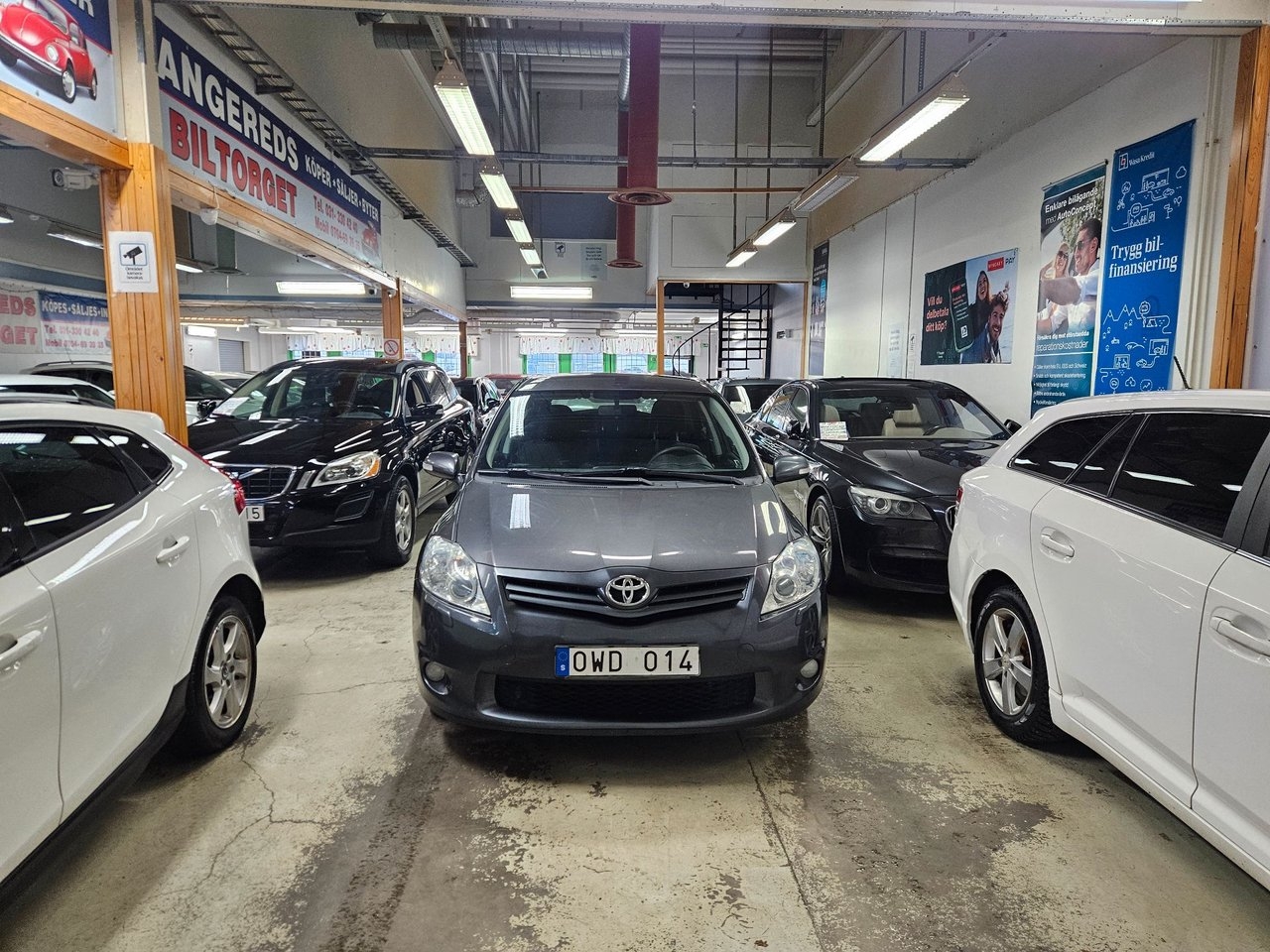 Toyota Auris 1.6 Valvematic Plus 2010, photo 3/14