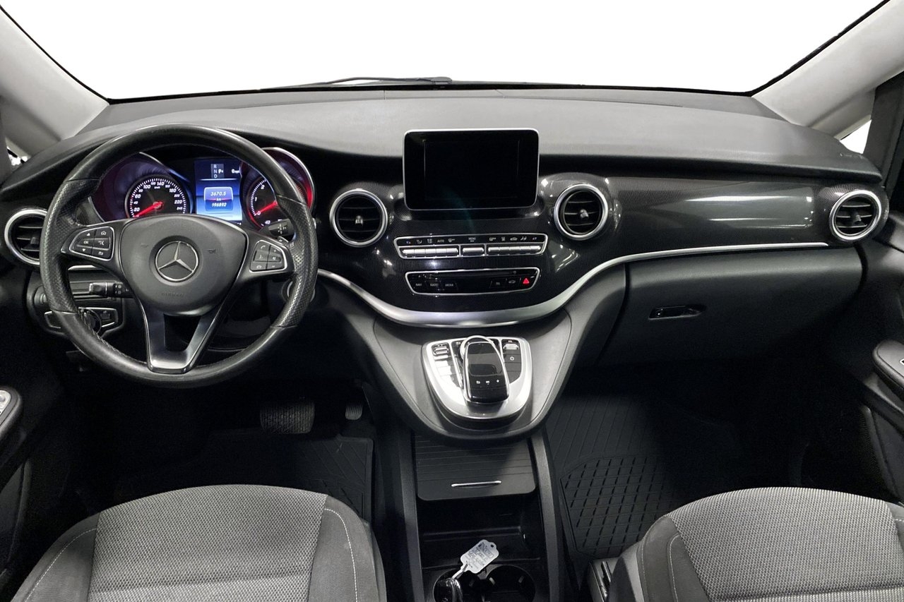 Mercedes-Benz V 2017, kuva 7/11