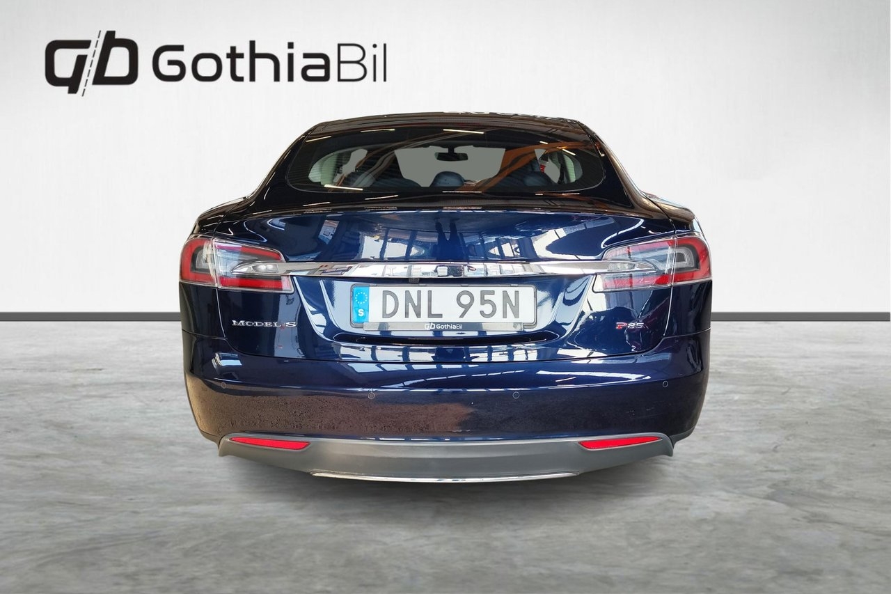 Tesla Model S 2013, kuva 6/10