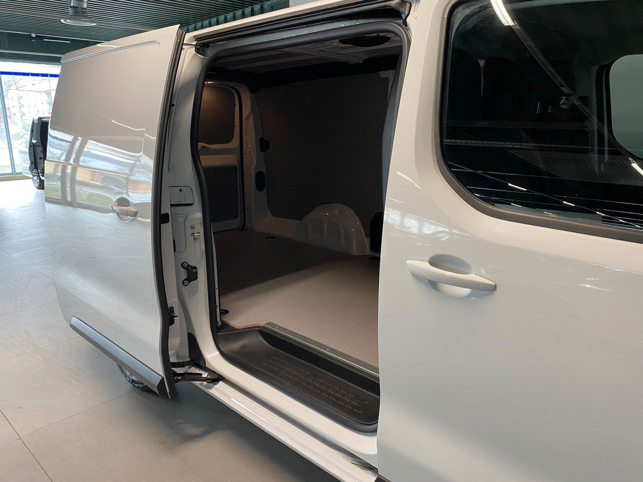Citroen E-Jumpy 2023, bild 6/11