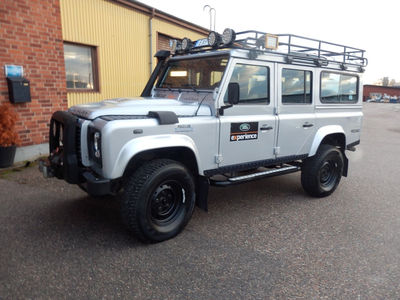 Land Rover Defender
