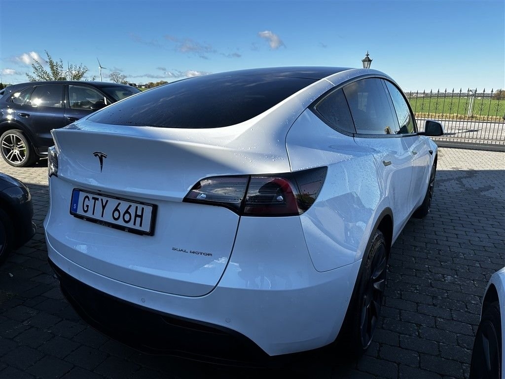 Tesla Model Y Long Range AWD, FSD, 20tum 2021, bild 2/6