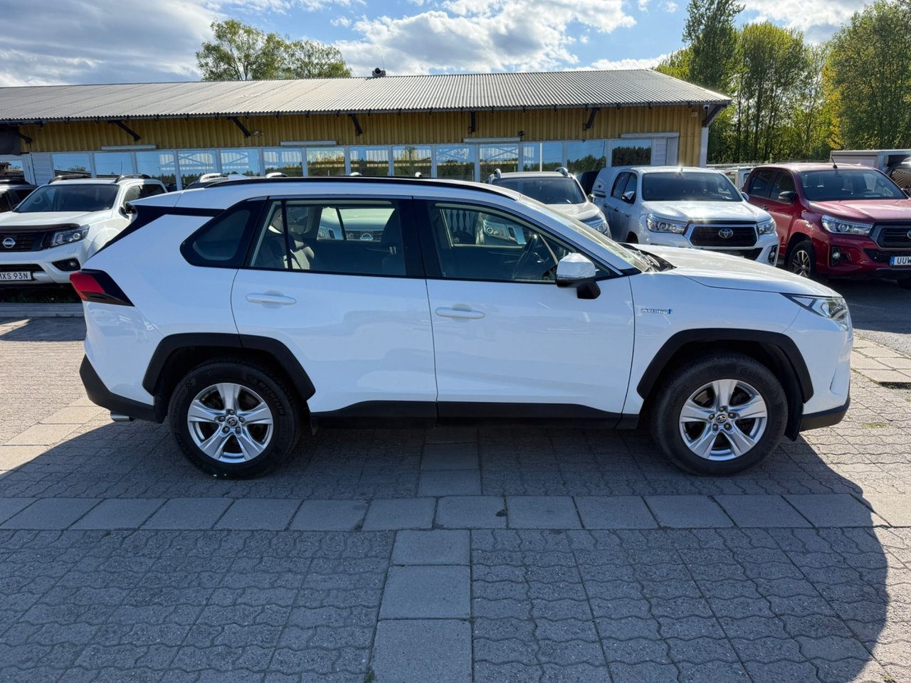 Toyota RAV4 2021, bild 6/21
