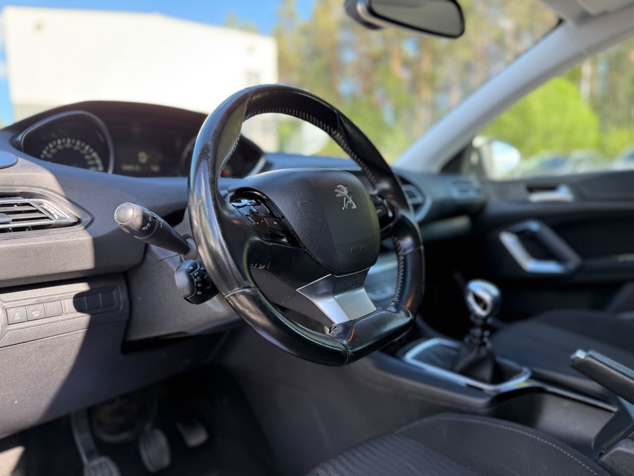 Peugeot 308 2017, bild 6/10